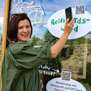 Bianka Zydek, Geschäftsführerin vom Naturpark Reinhardswald e.V. bei der Neueröffnung