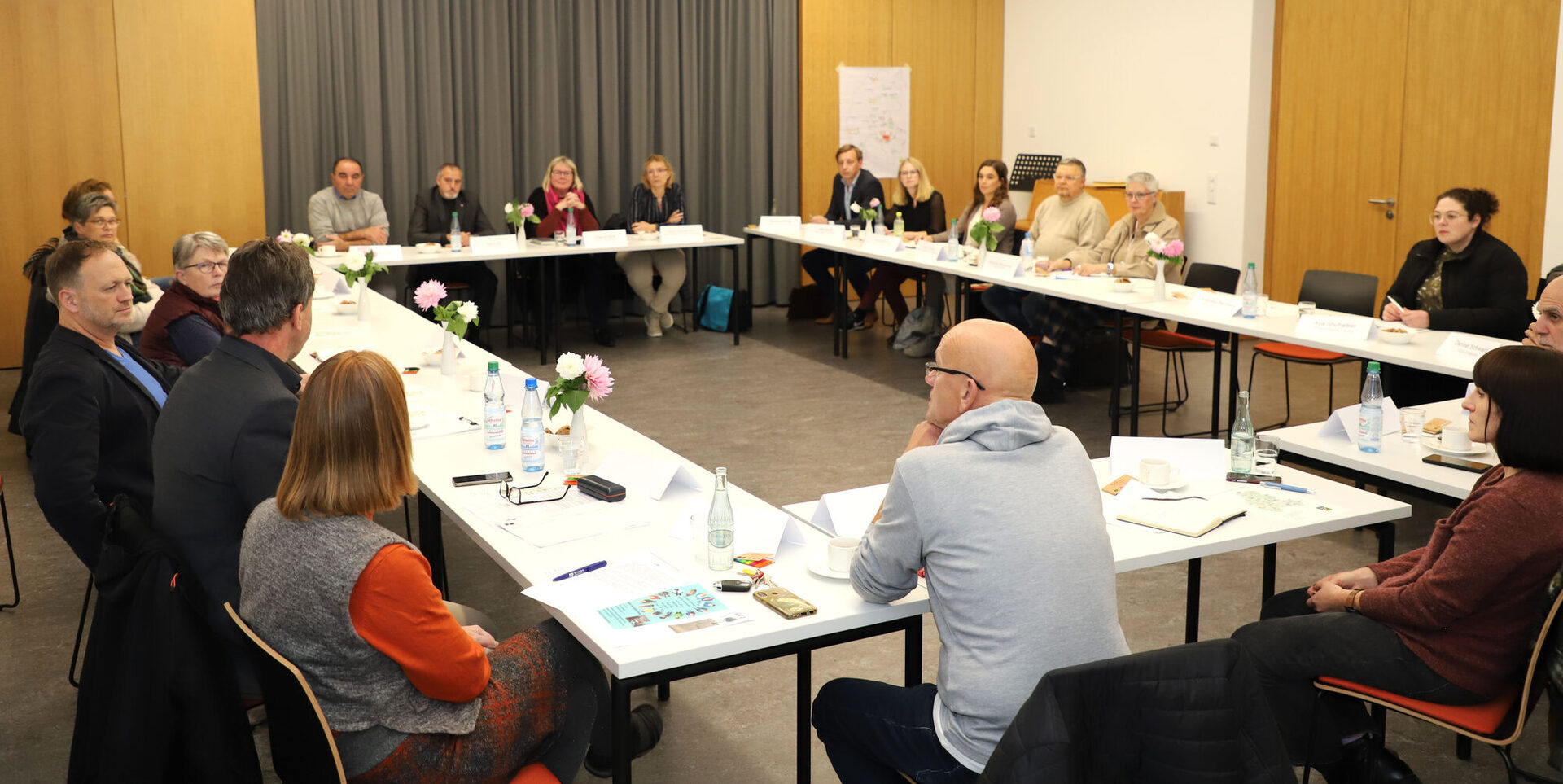 Der „Runde Tisch – Integration“ traf sich in Zierenberg. Sein Ziel ist es, den Dialog zwischen Zivilgesellschaft und den Behörden zu fördern.