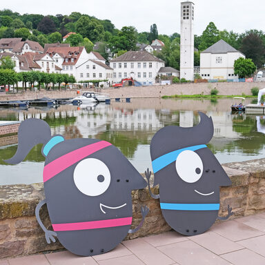 Maskottchen Edda und Edgar in Bad Karlshafen.